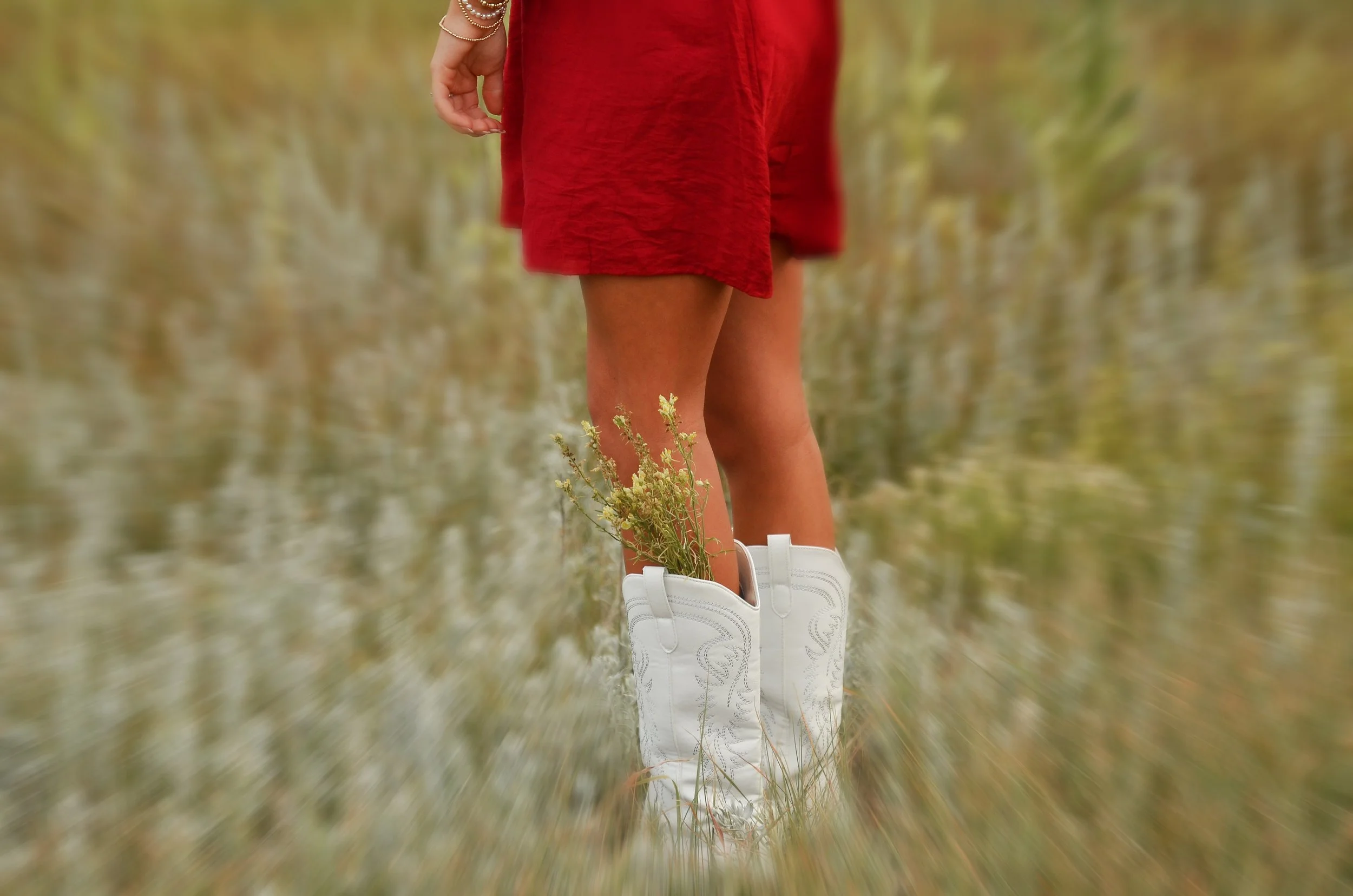 Bailey_FlowerBoot_Artistic Blur.jpg