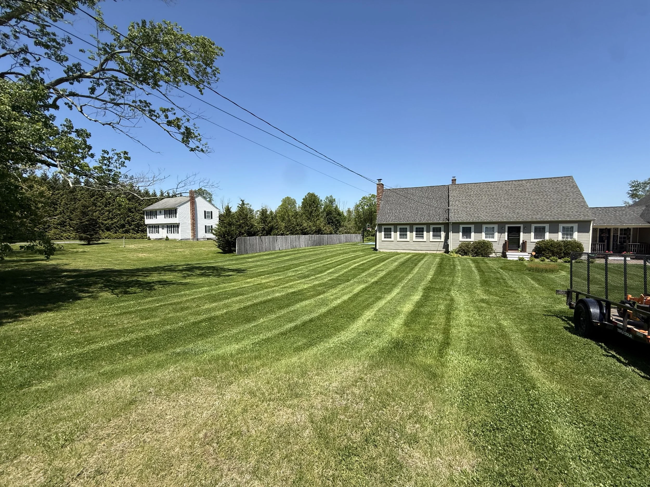 Weekly/Biweekly Lawn Mowing & Trimming