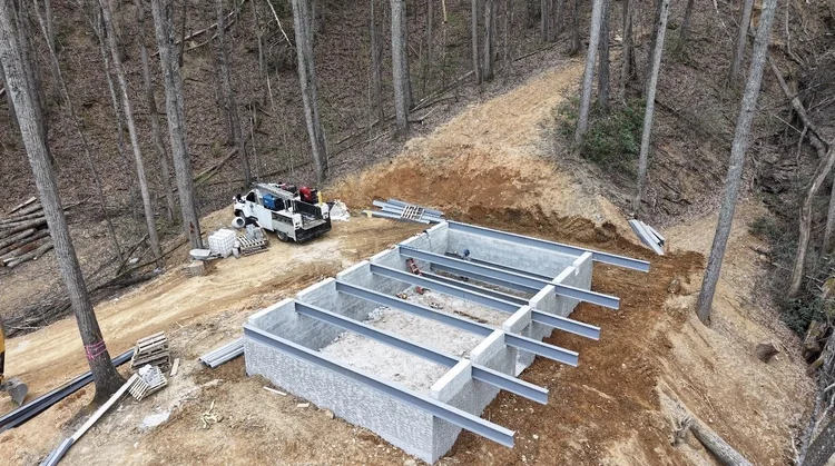 Foundation with steel support
