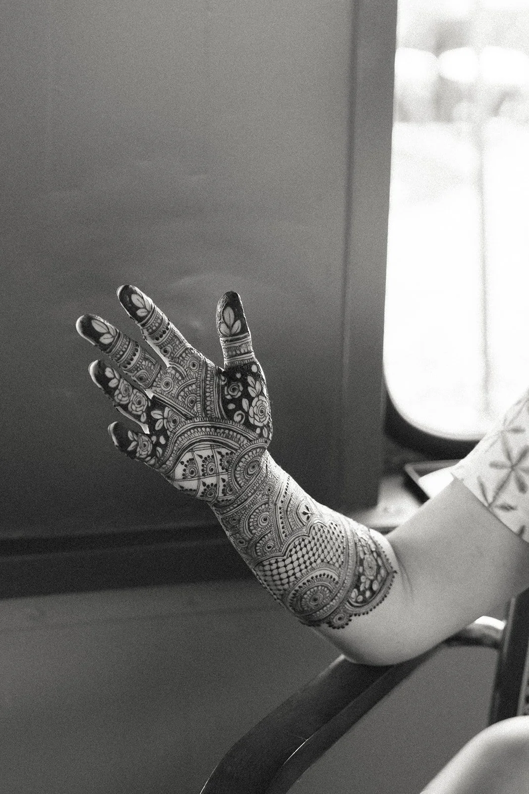 Sarah + Parth Mehendi Previews - Sky and Savvy Photo-1.jpg