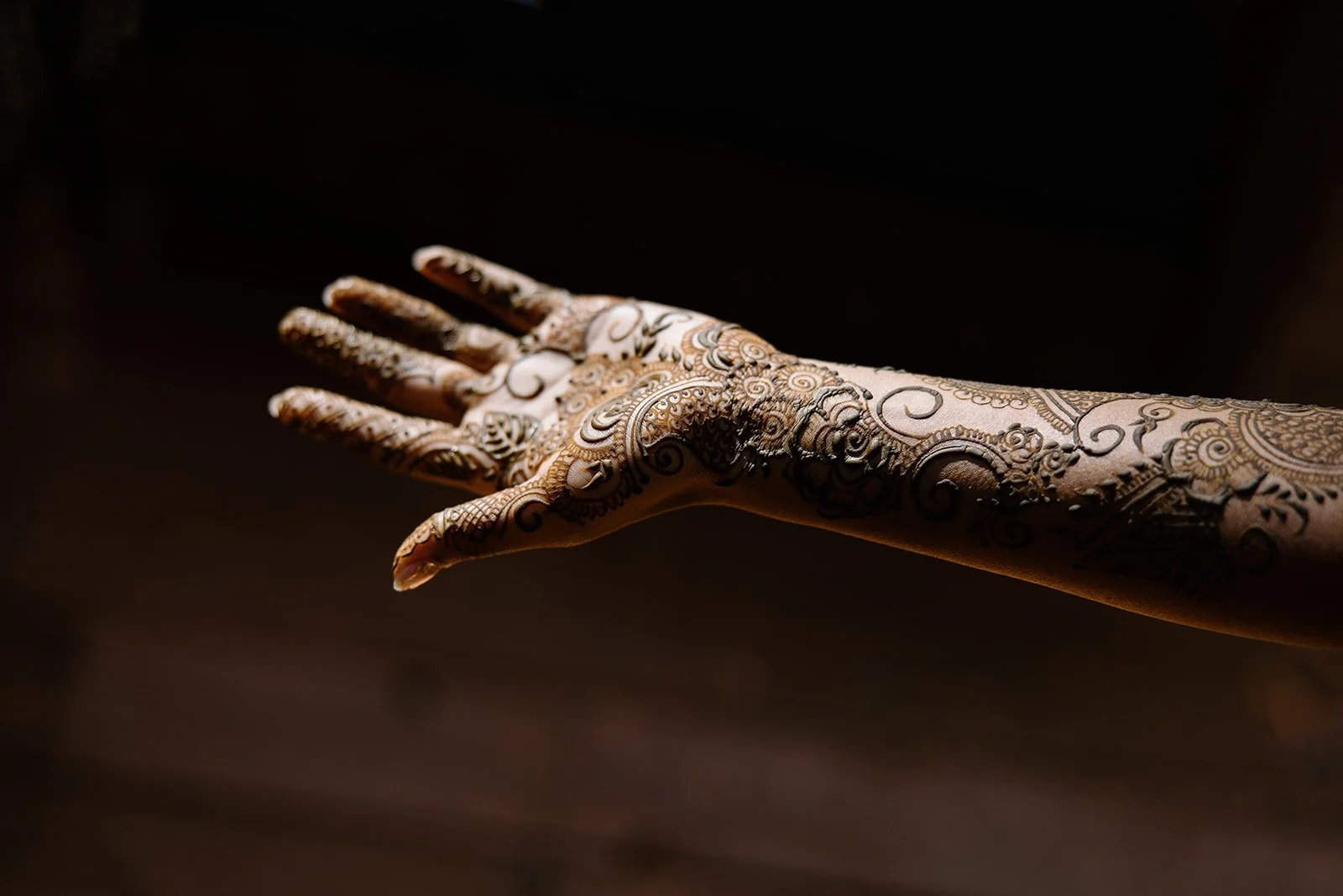 Hands of Celebration: The Meaning and Magic of Mehendi in Indian Weddings&nbsp;