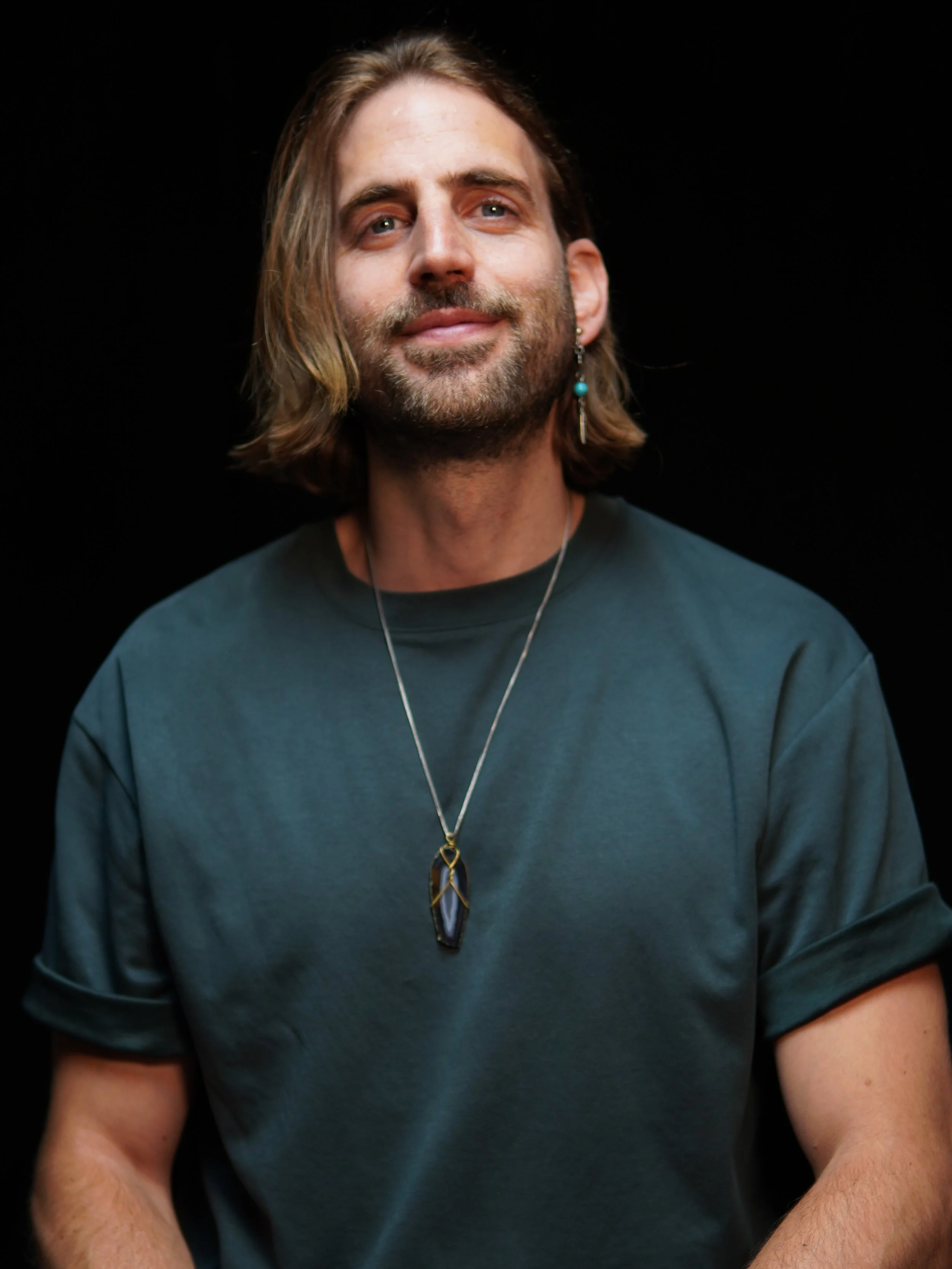 Professional guitarist Jessy Hay, lifestyle shot for press and media, by Mart Jeninga