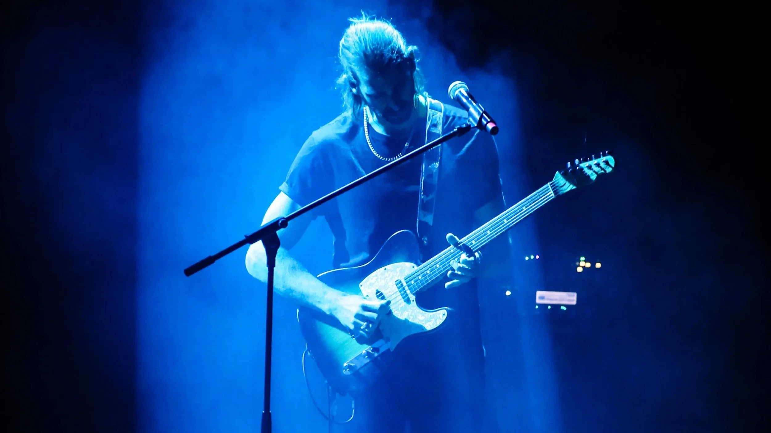 Jessy Hay guitar solo live on Karsu world tour 