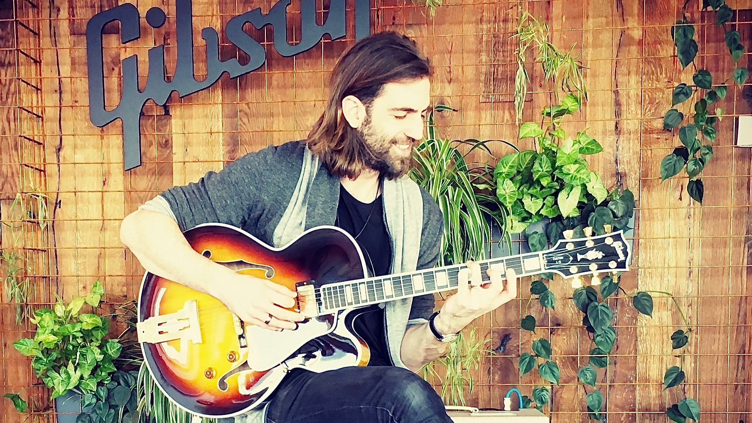 Jessy Hay filming demos for Gibson Guitars at the Gibson Amsterdam Headquarters