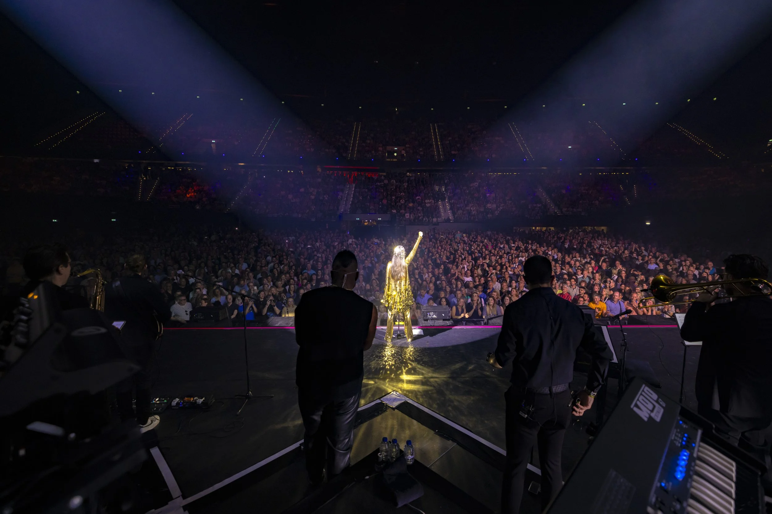 Jessy Hay live arena show with Karsu