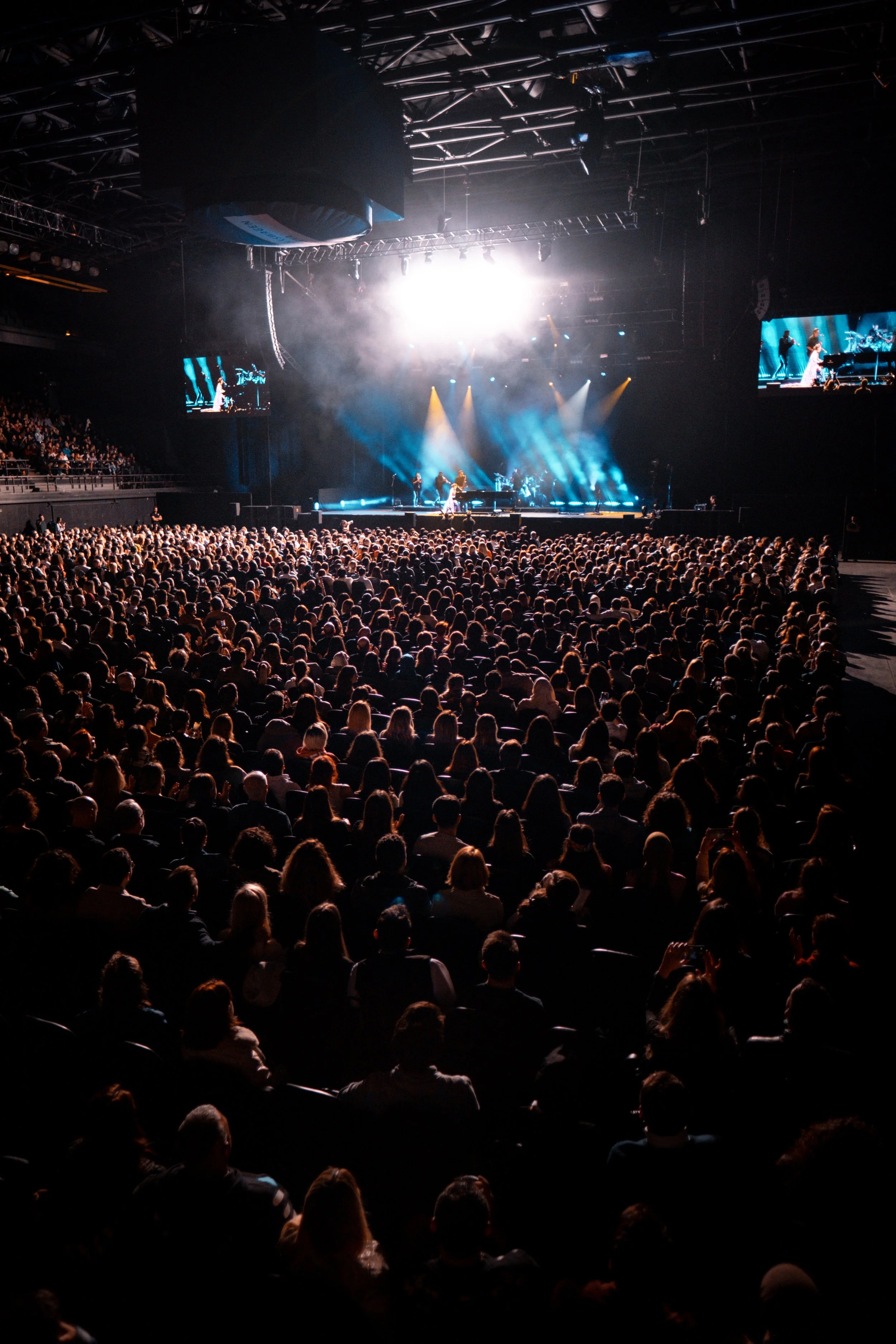 Jessy Hay guitar solo at Volkswagen Arena