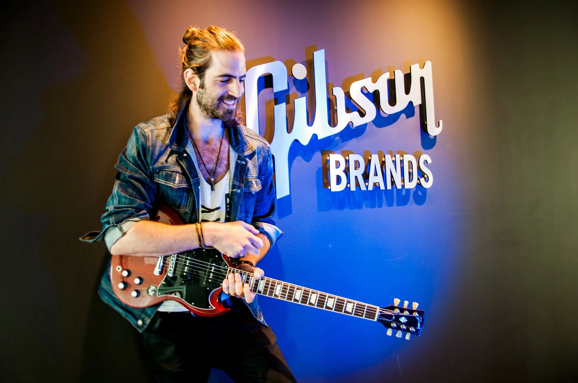 Jessy Hay endorsing Gibson guitars
