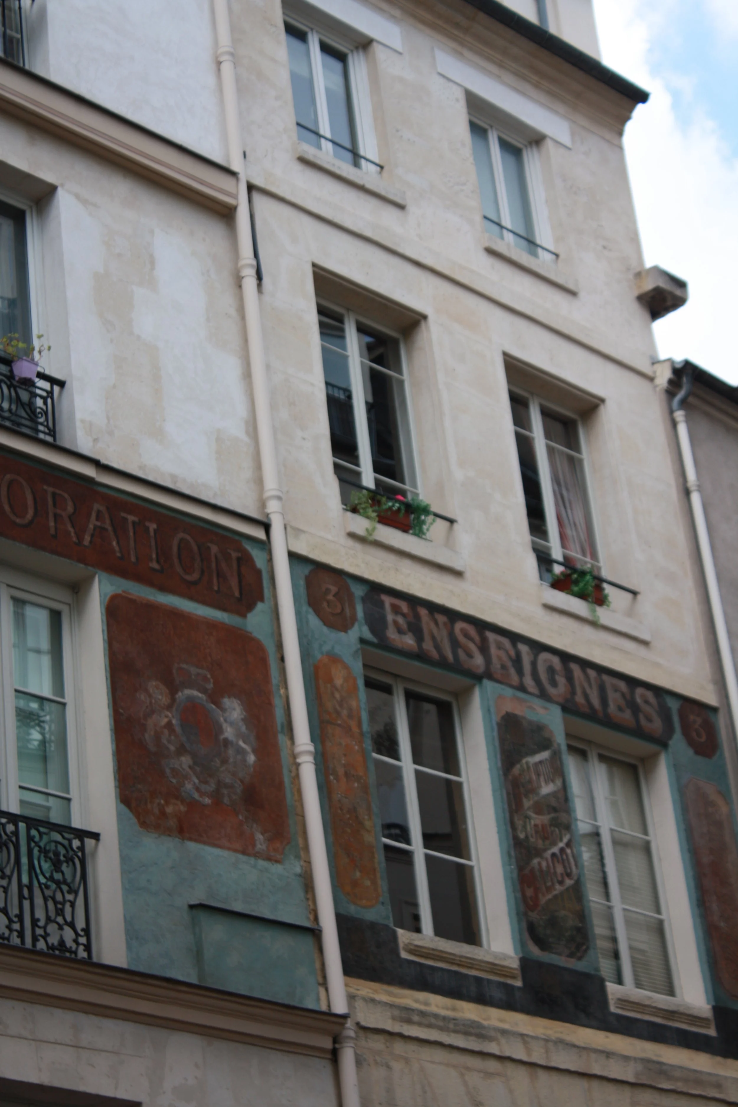 streets_of_paris_france
