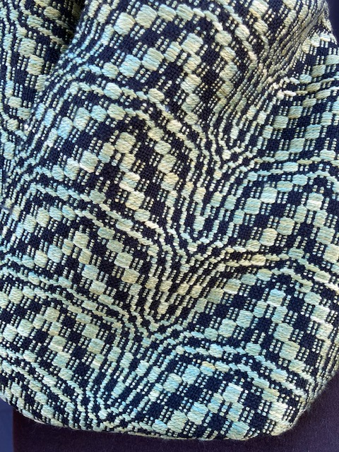 Chevron cowl