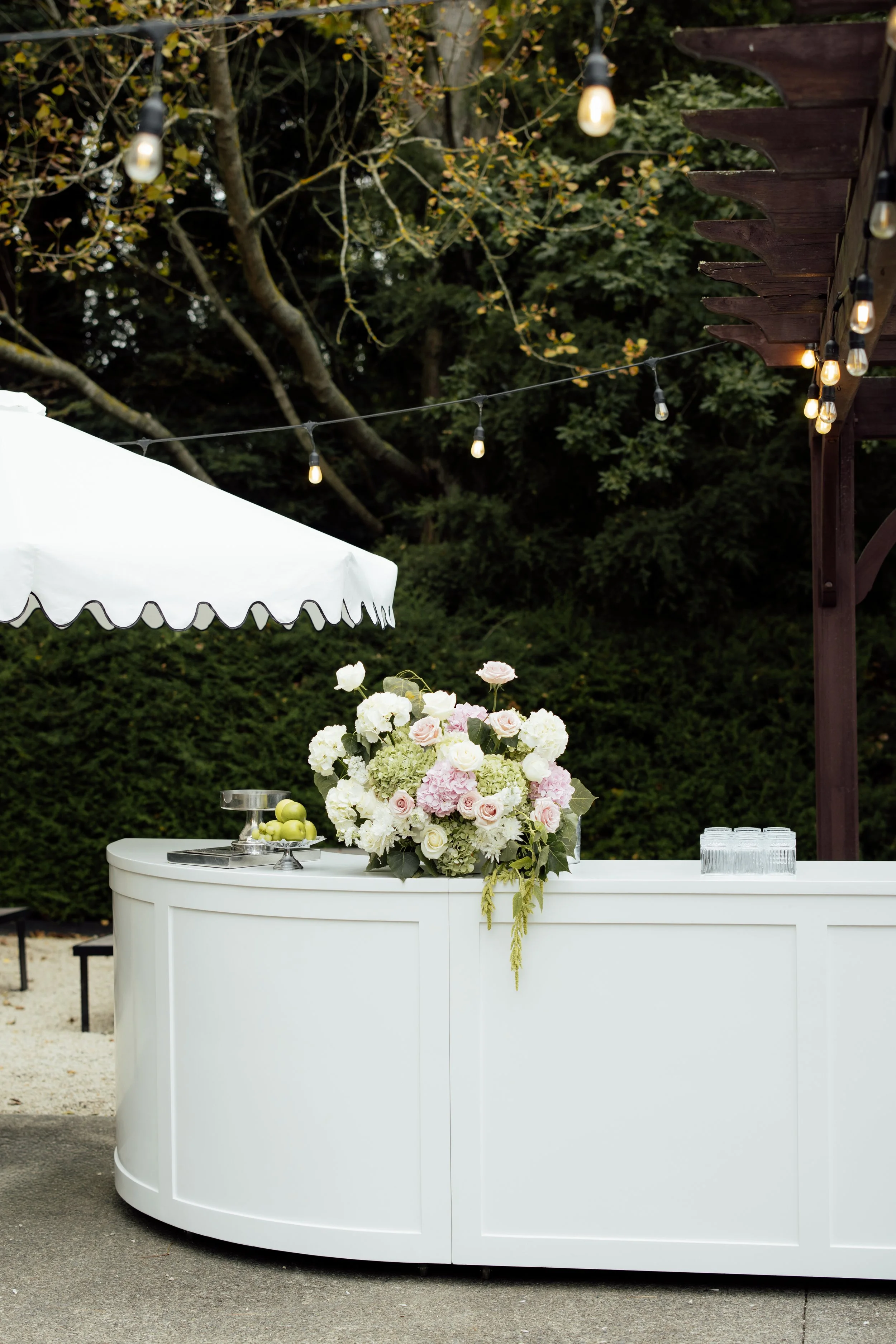 pink white and green bar flowers