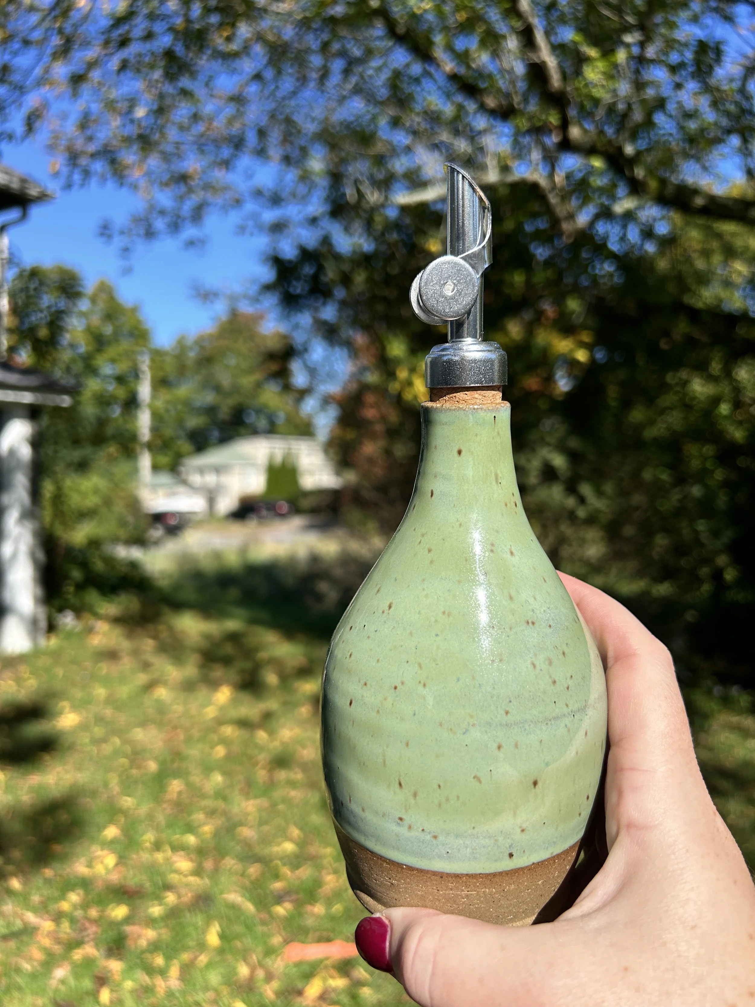 $42 - Pourer