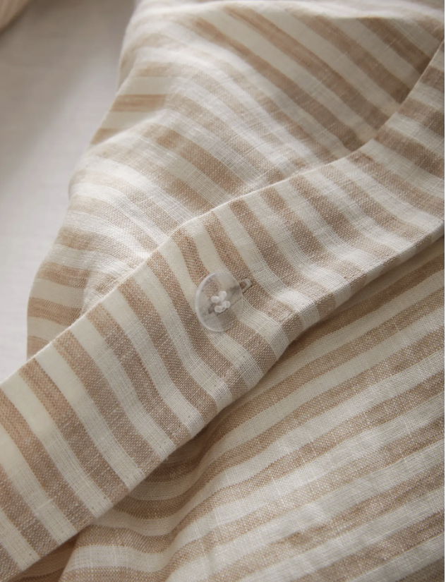 FINAL.QUINCE bed 4 duvet copy.png