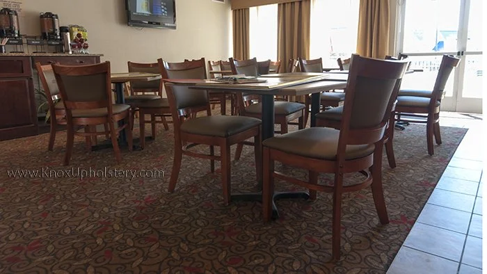 mainstay-suites-lobby-chairs.jpg