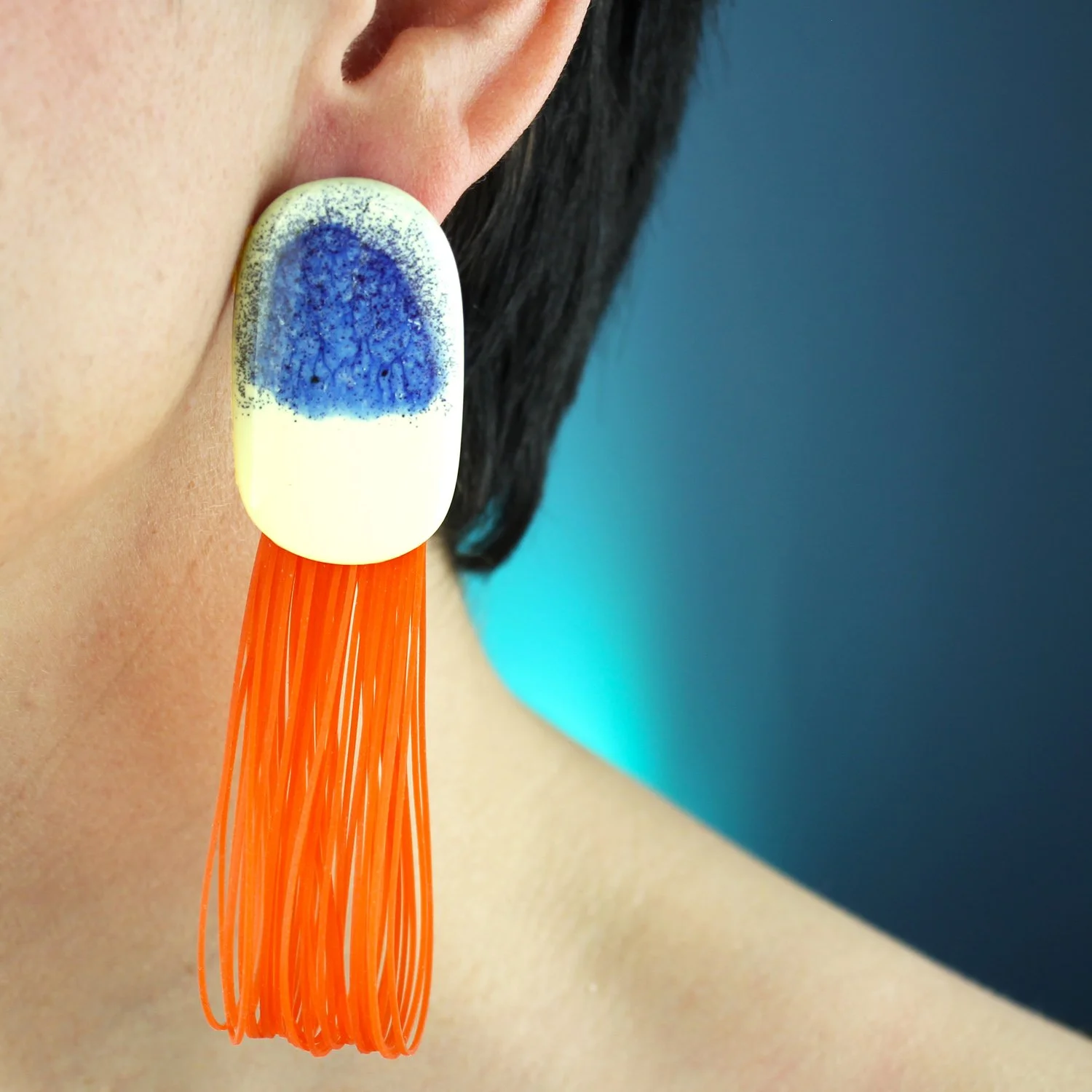 capsule_blue orange_IMG_9582 copy off white copy_web.jpg