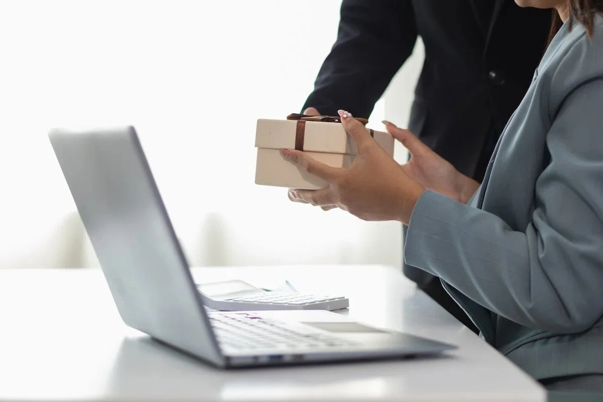 Employee Incentive Gifts: Creating Value Through Custom Rewards