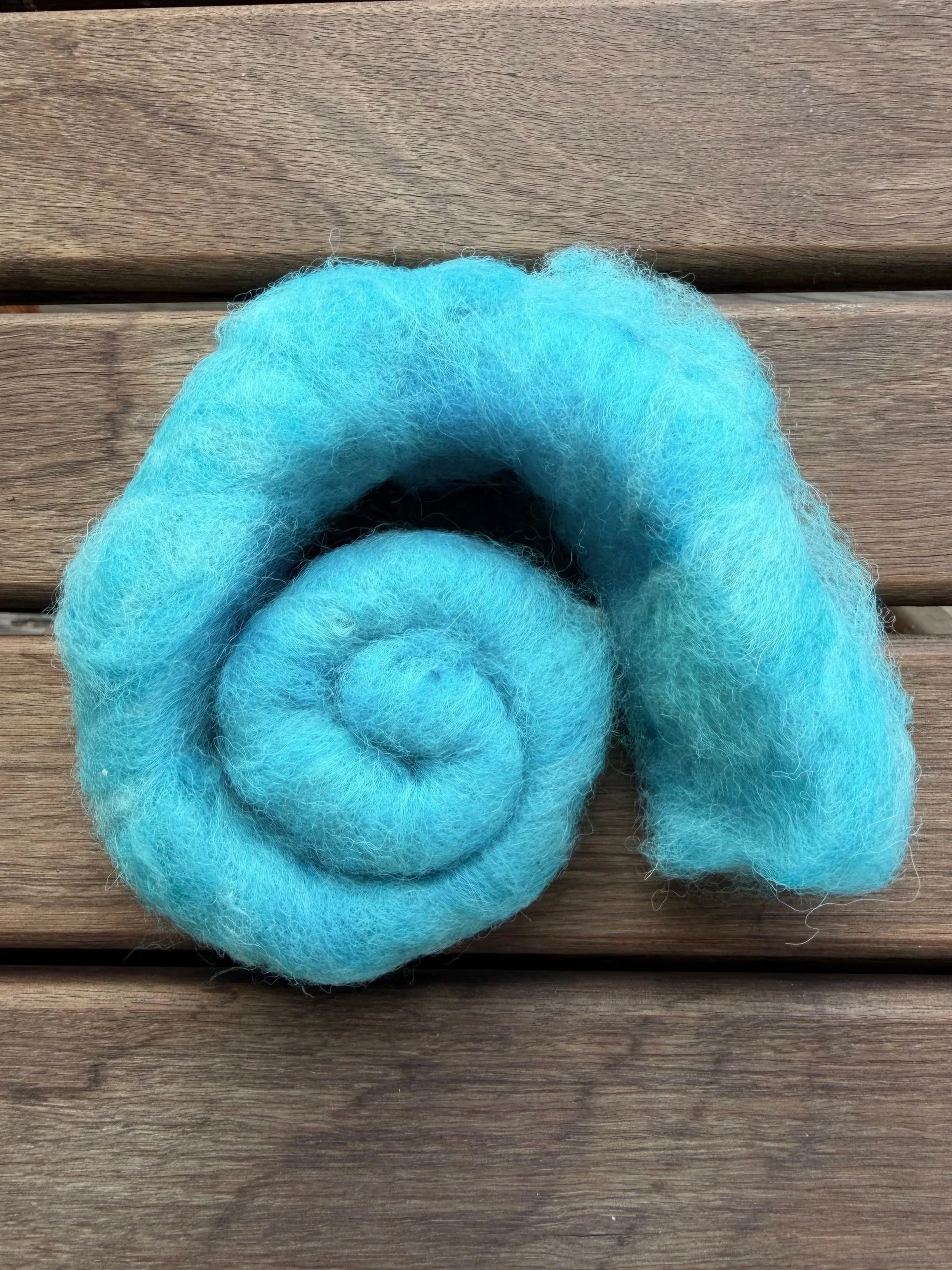 Sky+blue+handdyed+alpaca+roving.jpg