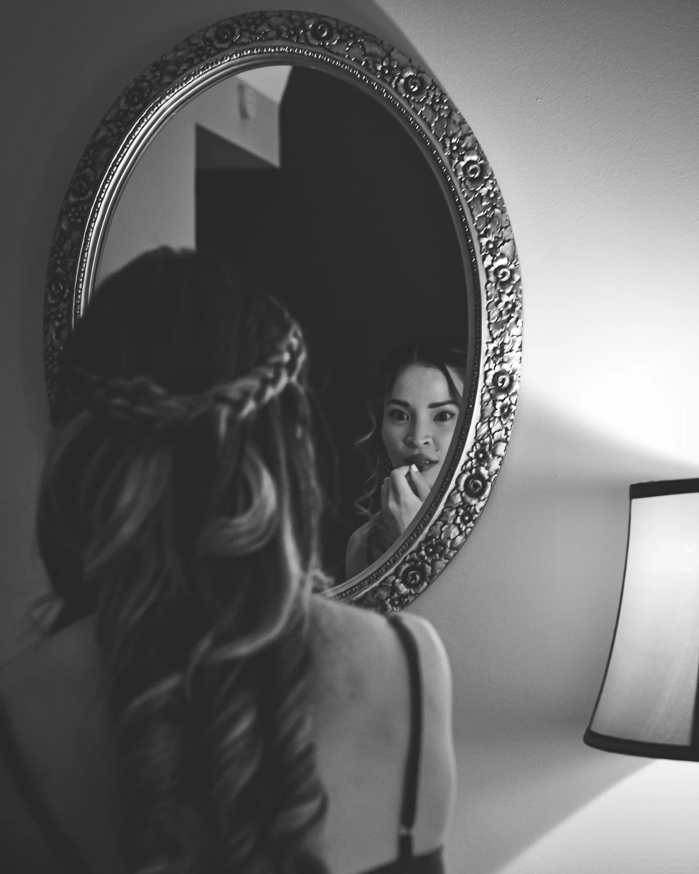 Happiest of birthdays to this beautiful soul ❤️
&mdash;

#birthdaygirl #monochromatic #portrait #mirrorportrait #blackandwhite #blackandwhitephotography #torontophotographer #portraitphotography