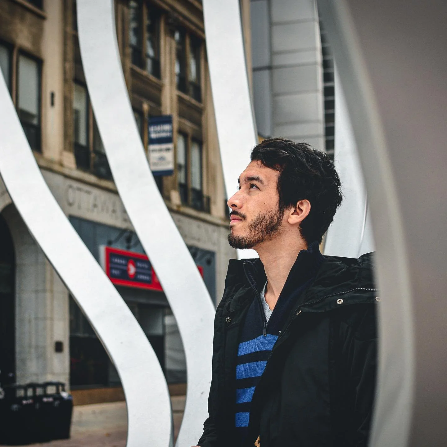 May 2021 bring you all new and interesting perspectives and opportunities.
&mdash;

#ottawa #sparksstreet #perspective #portrait #portraitphotography #torontophotographer #art #artinstallation #canada #photography #tophotocollective