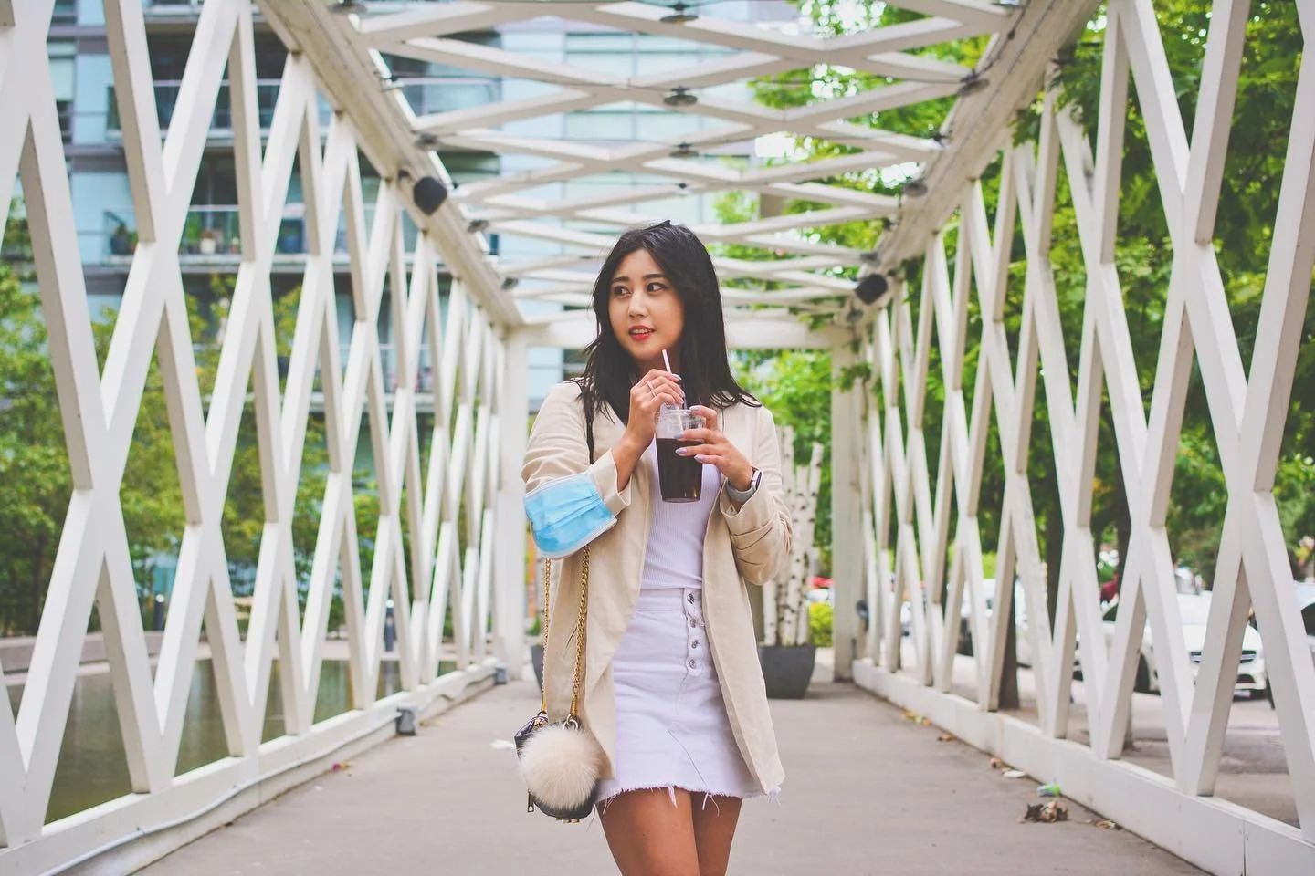 Coffee strolls ☕️
.
.
.
#coffee #portrait #portraitphotography #portraitphotographer #fashion #beauty #love #pretty #torontophotographer #toronto