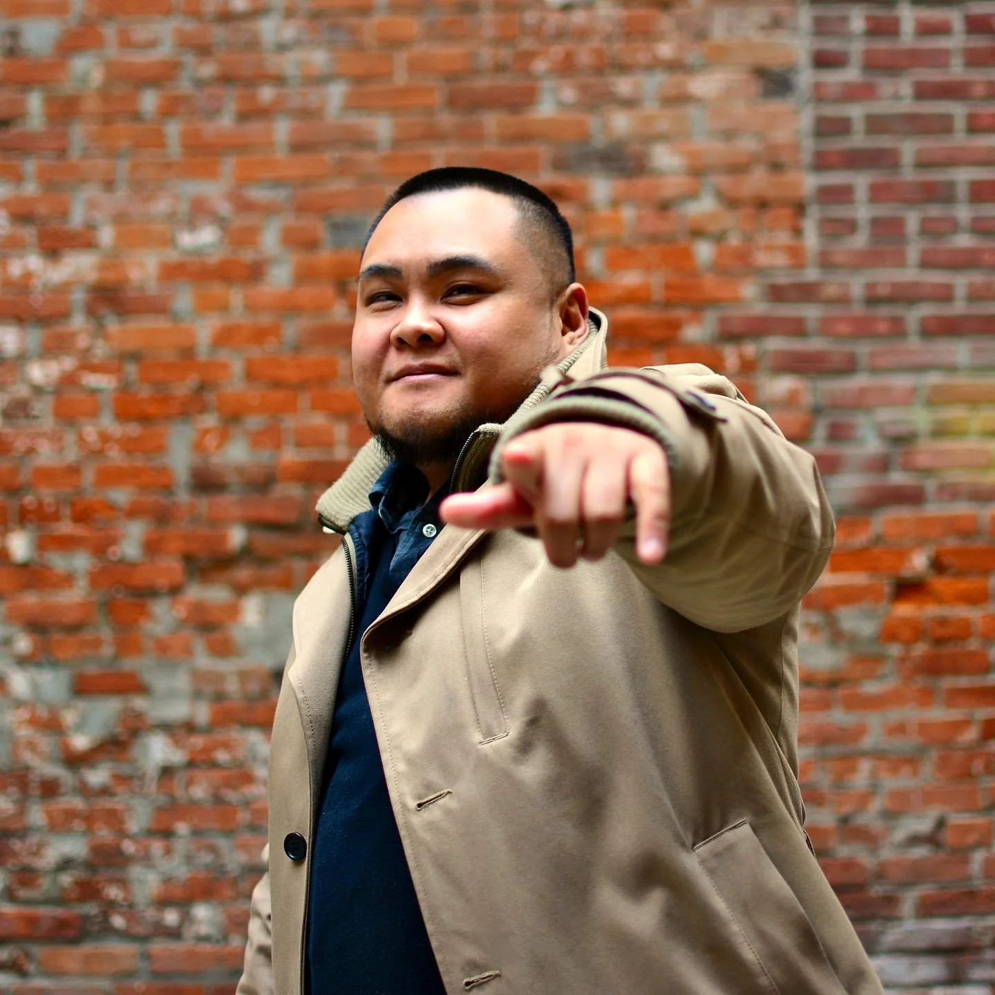 A few fun headshots with @mylinggo
.
.
.
#photography #portrait #portraitphotography #headshot #headshotsession #corporatephotography #toronto #torontophotographer #brick #brickwall