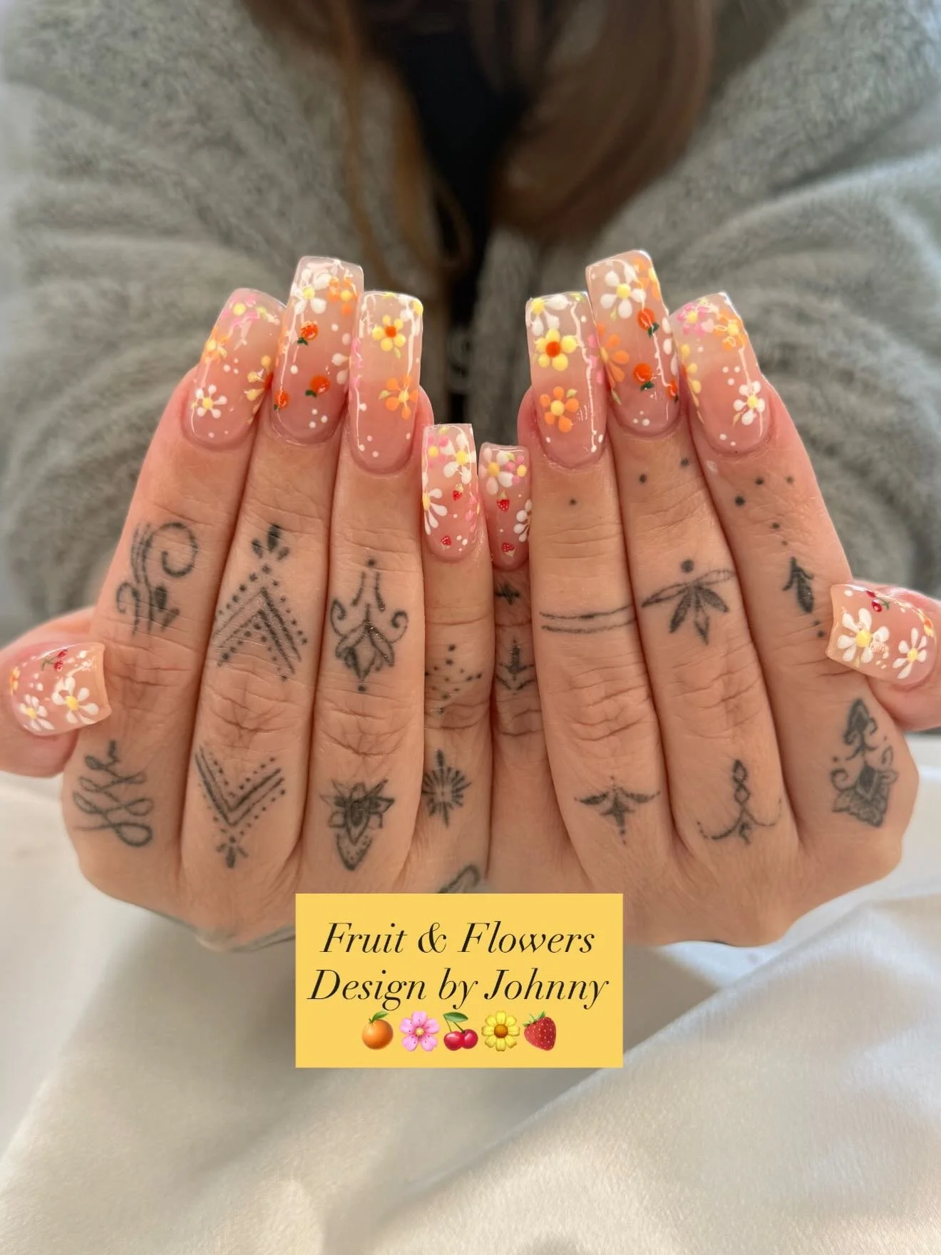 🍊🌸🍒🌼🍓

Full/Detailed Design by Johnny 💅

#lovelynails #flowernails #fruitnaildesign #flowernaildesign #springnailart