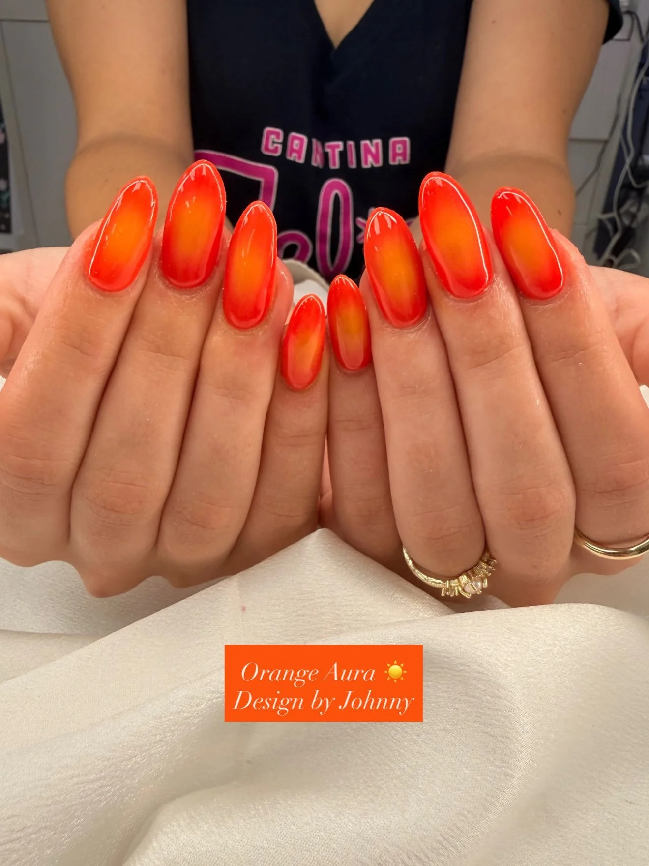 🧡☀️🌅

Minimal Design by Johnny 💅

#lovelynails #auranails #summerauranails #orangenails #naildesign