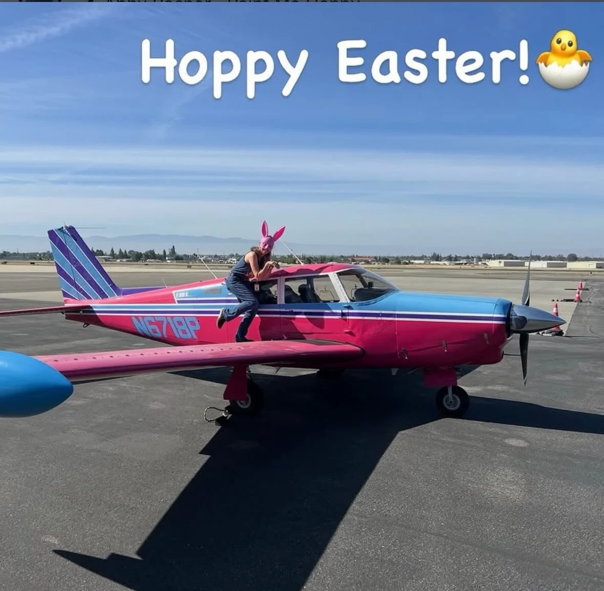 Spotted the Easter Bunny flying her Piper Comanche, Razz One!
@womalley99 She happens to be our Chapter Treasurer!

#baycities99s #theninetyninesinc #womenaviatos