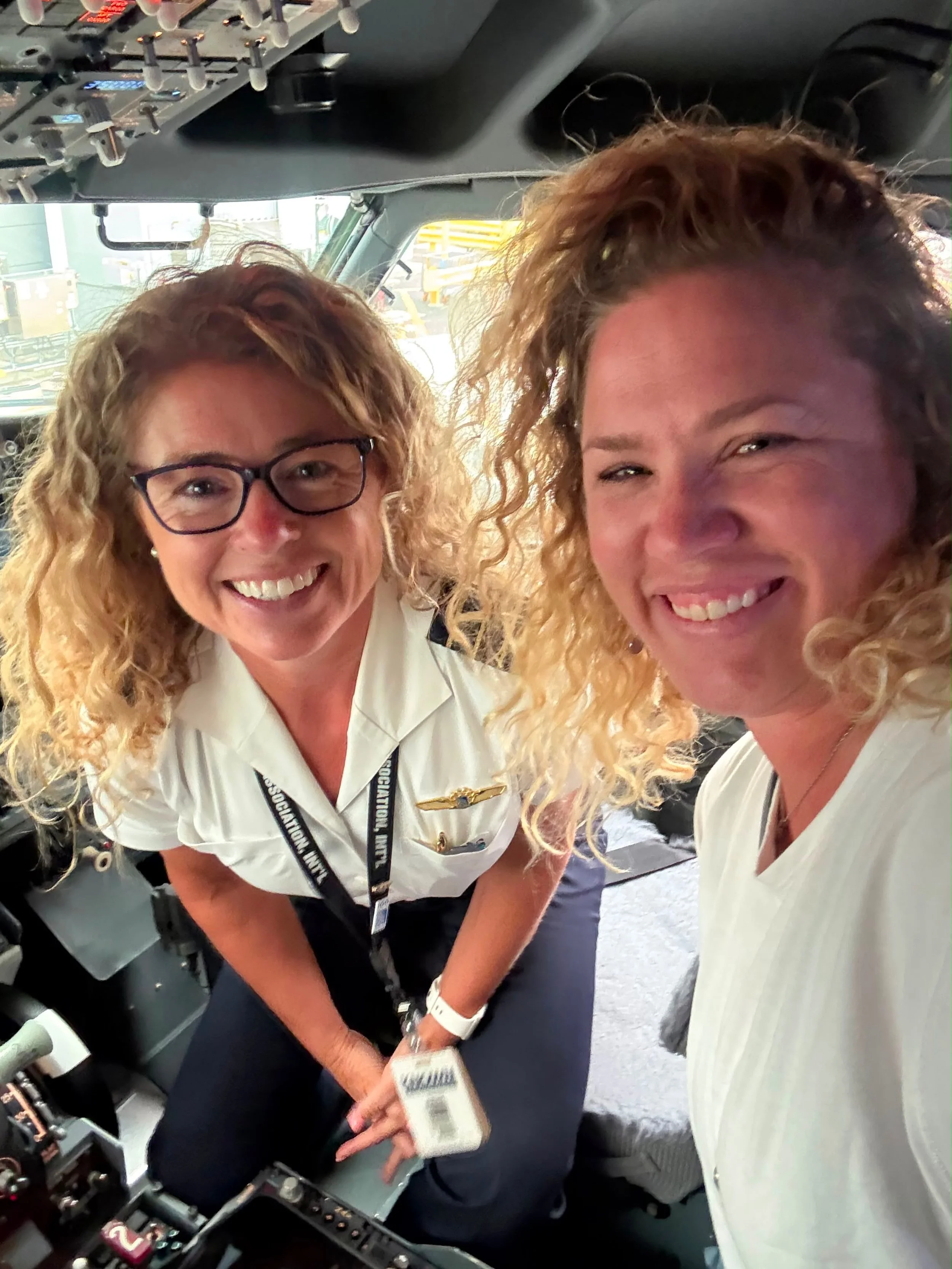 I love it when stars align and our 99s sisters fly together! This time, Nicole was the Captain on Miranda&rsquo;s flight! 

#baycities99s #theninetyninesinc #womenaviators #womenwhofly