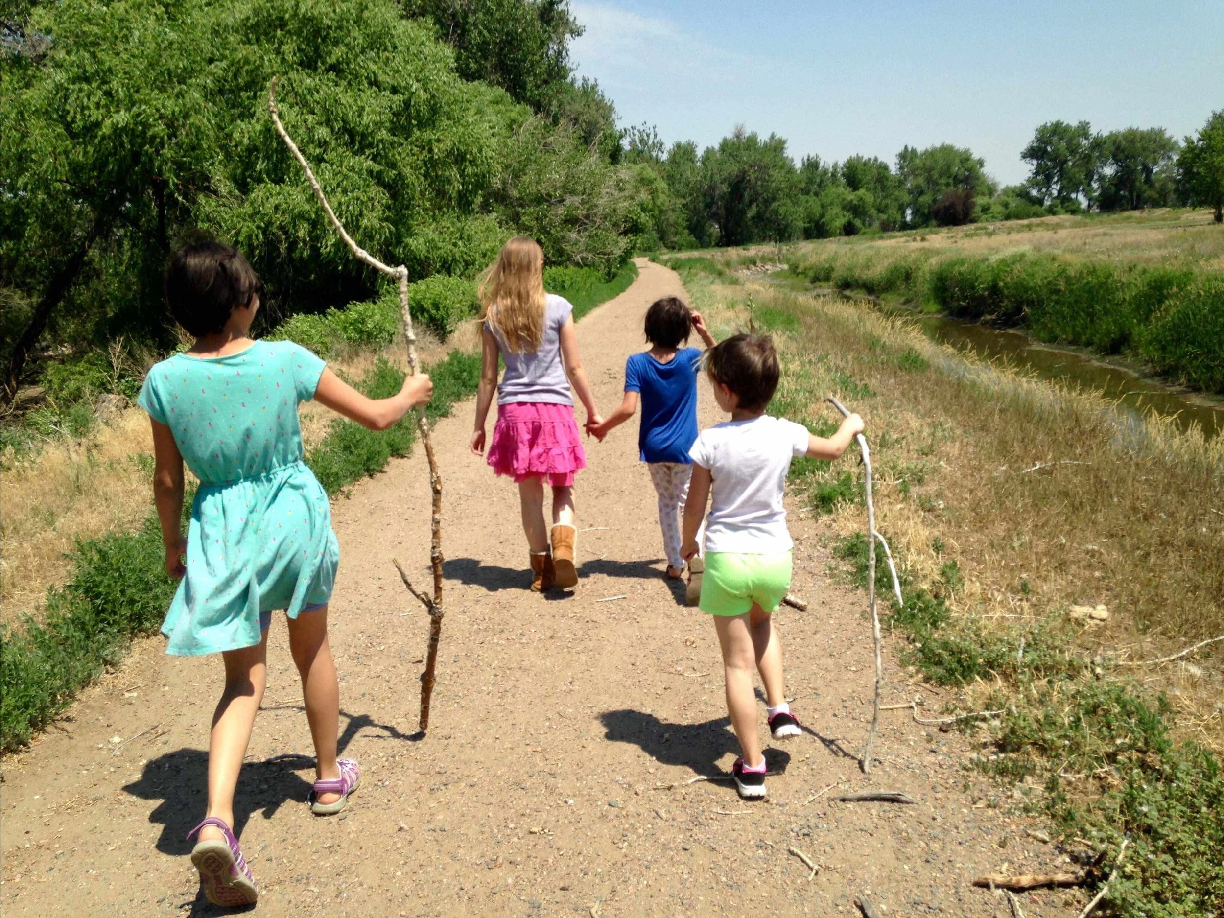 Children hiking at Barr Lake State Park