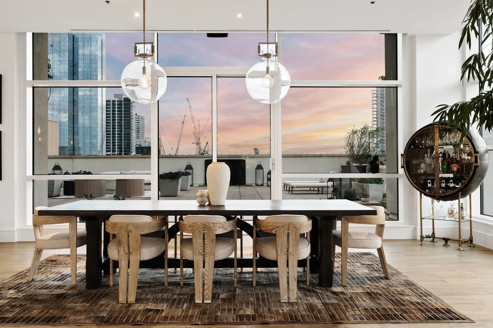 555 dining 3.webp