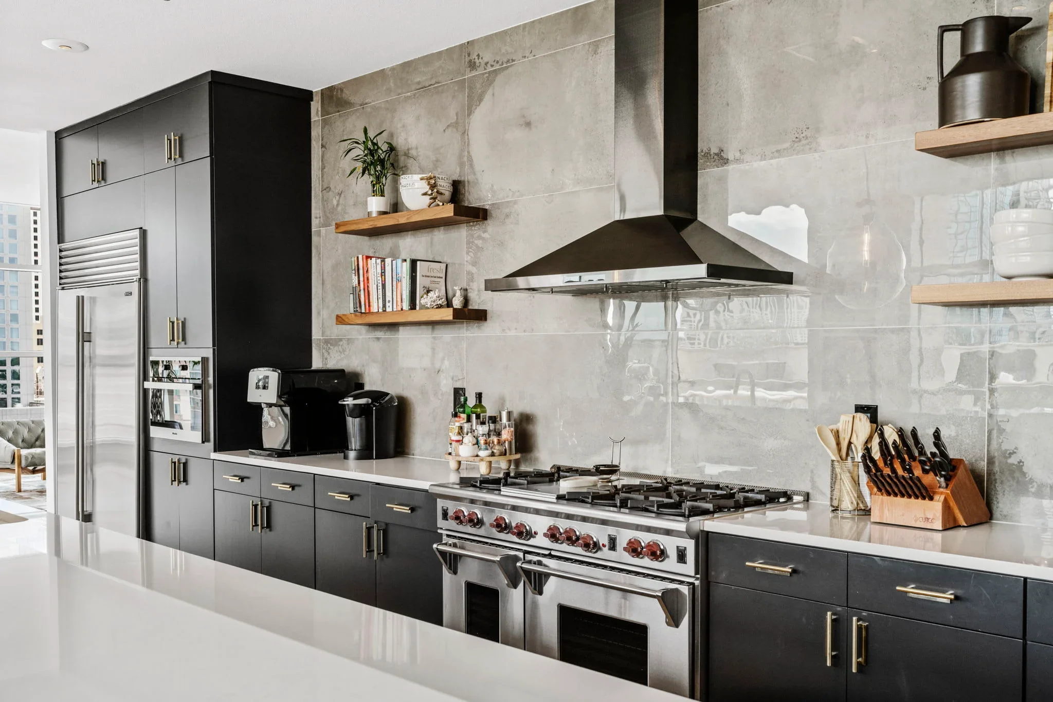 555 kitchen.webp