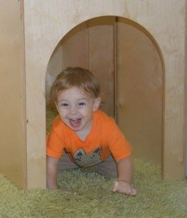 Foto+web+baby+en+tunel+madera.png