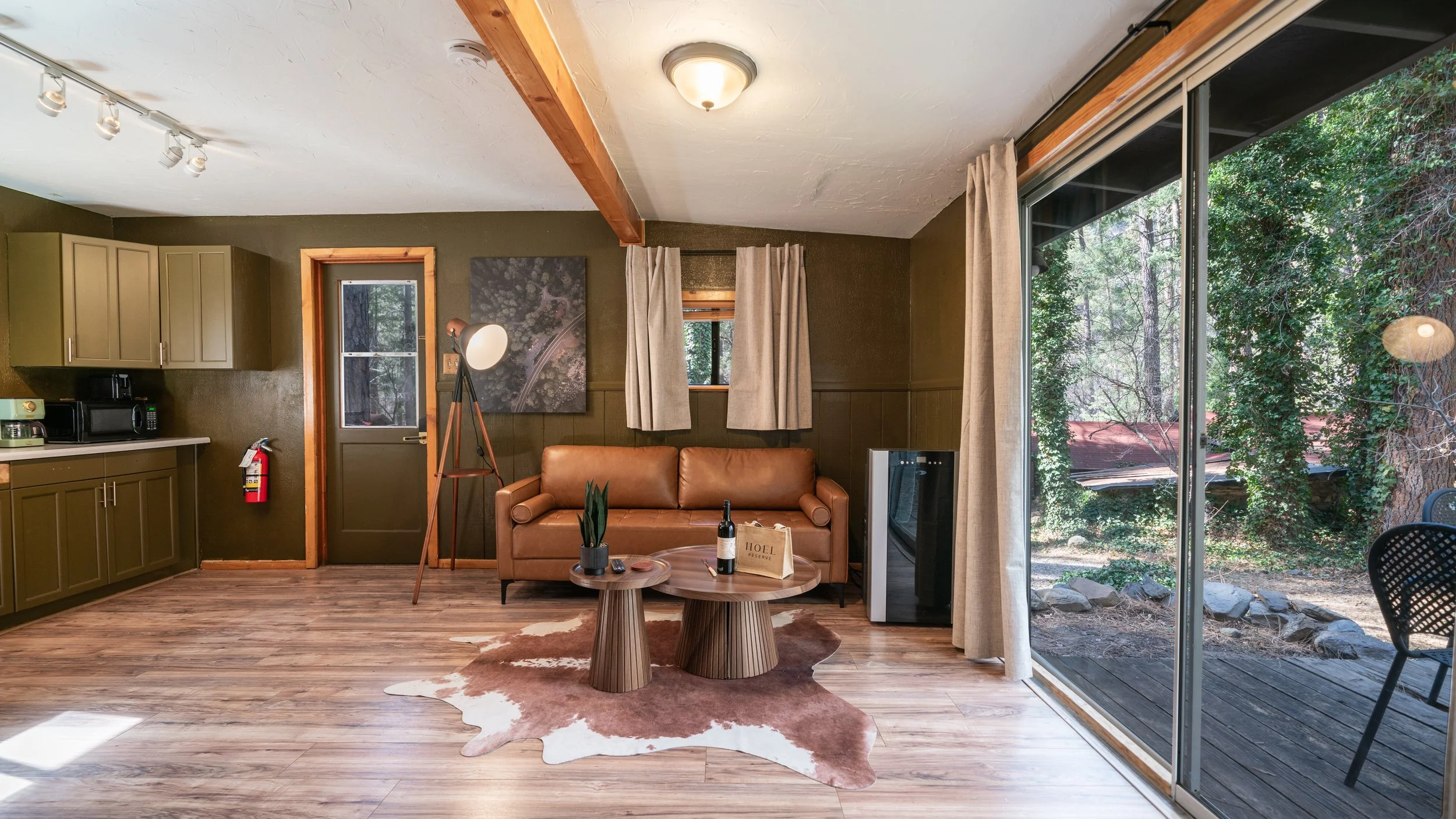 Don Hoel Cabins Cabin 19-6.jpg