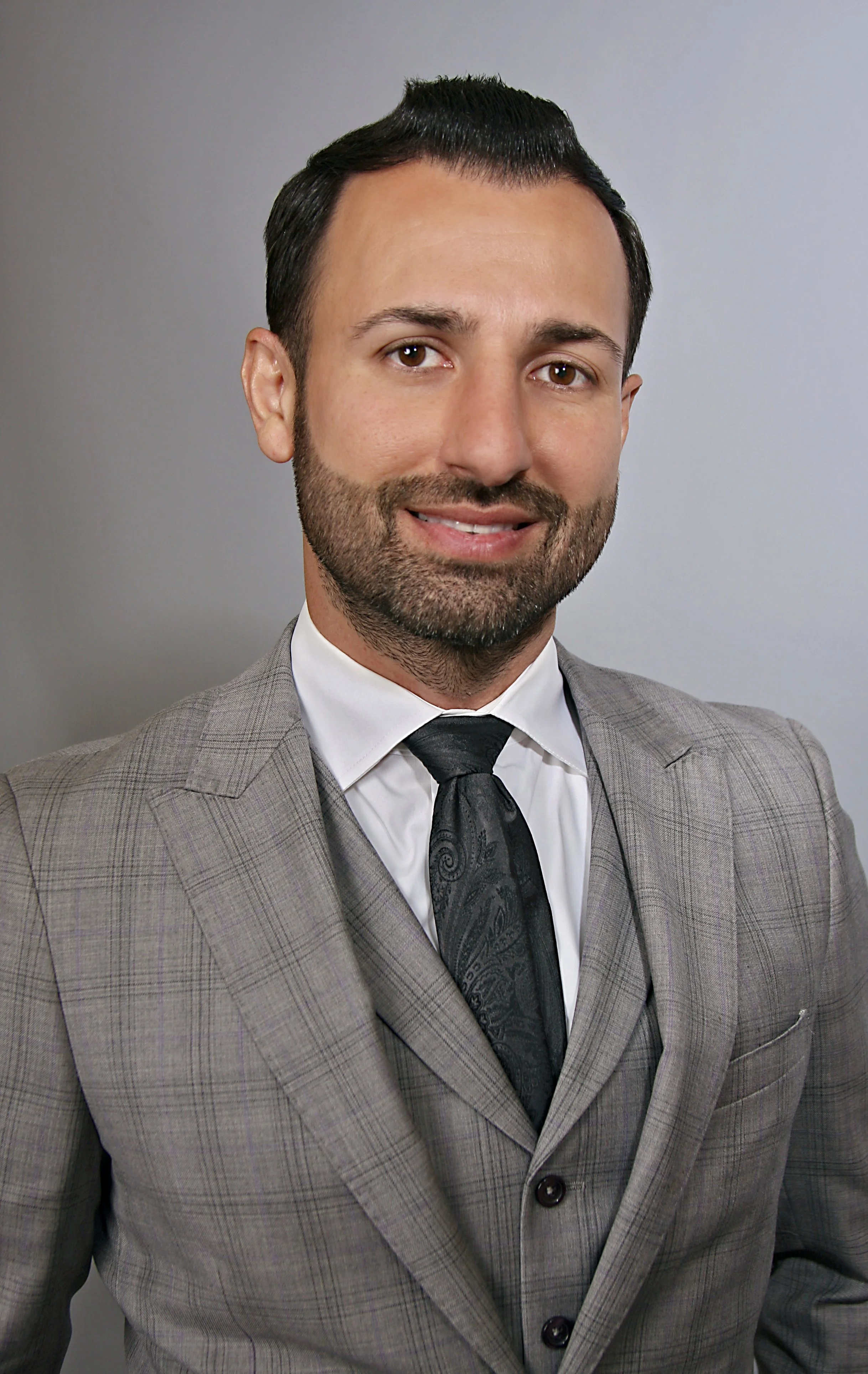 Robert Shimonov, PMHNP-BC, founder of NurtureMind Psychiatry
