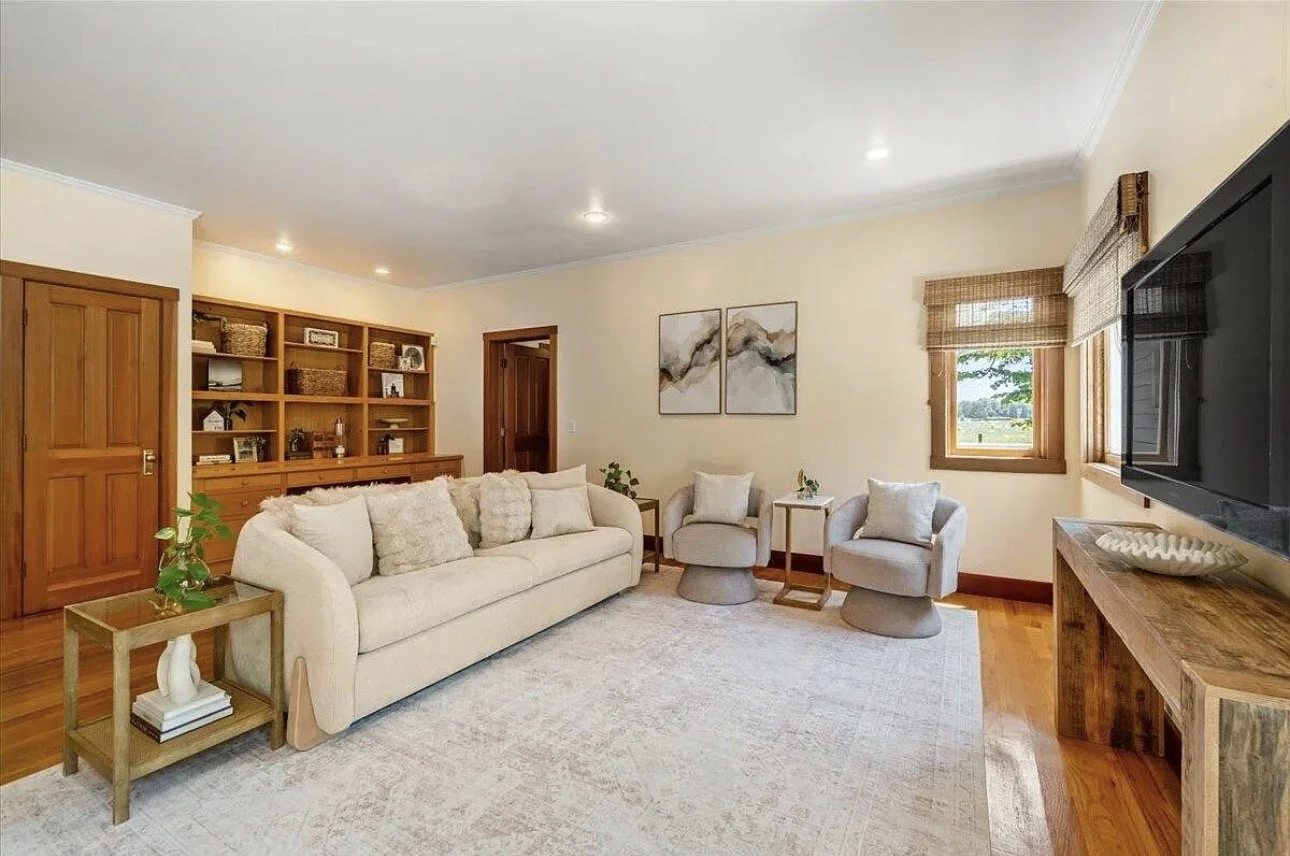 Living Room 2.jpeg