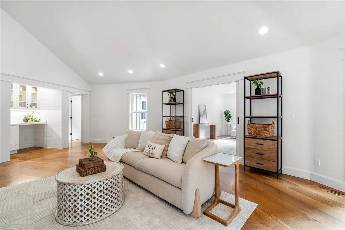 Living Room 3.jpeg