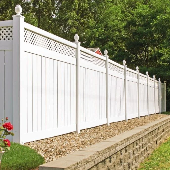 white vinyl privacy fence services in Fort Wayne, IN