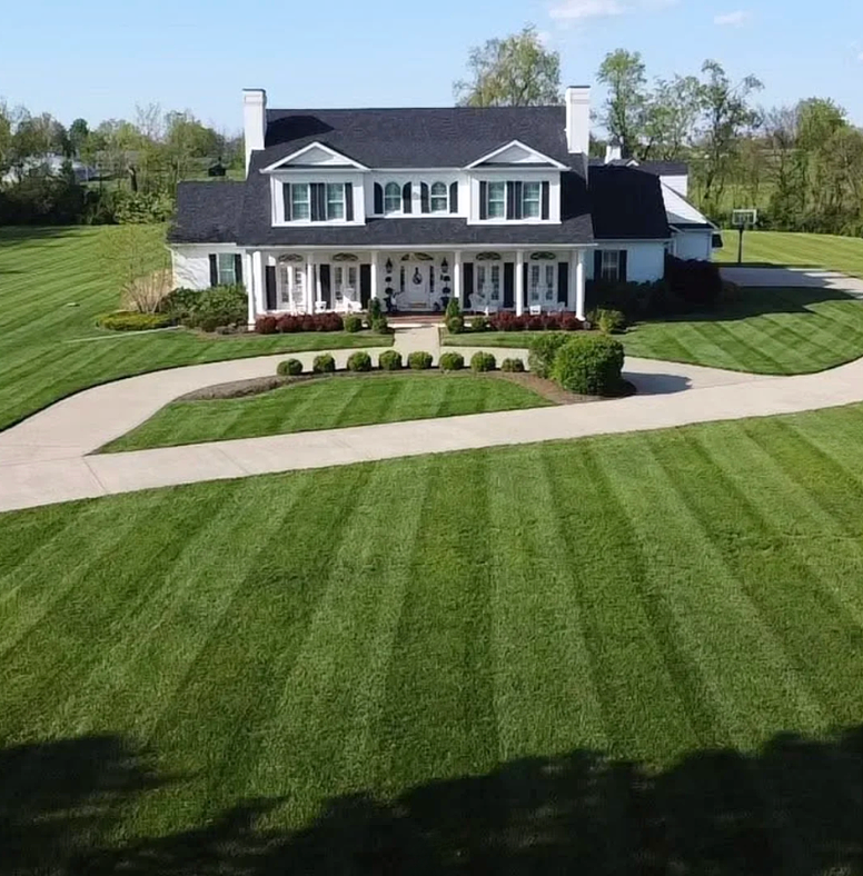 Gorgeous mowed lawn and healthy yard services in Fort Wayne, IN