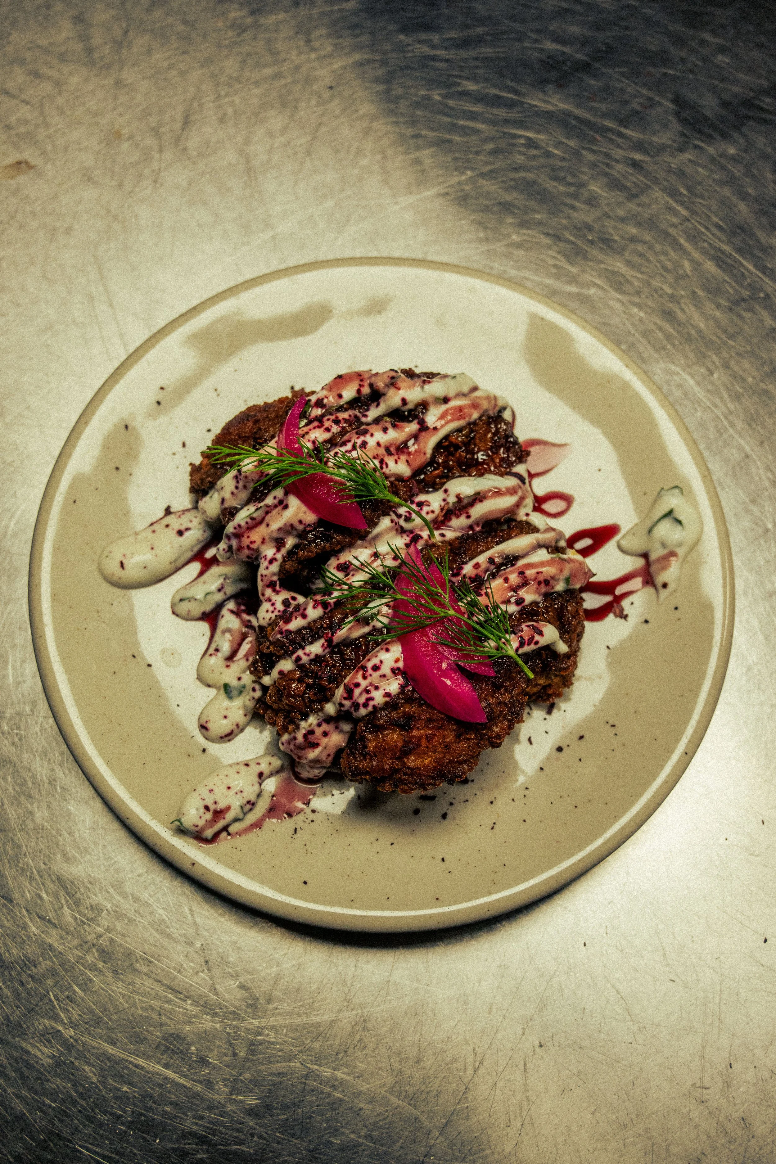 Fried chicken Bouyon — haut de cuisse frit sauce ranch sirop hibiscus