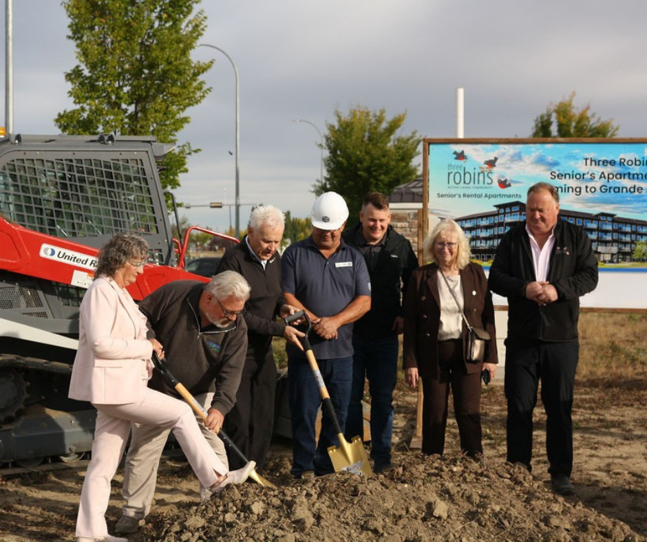 Three Robins Grande Banks ground breaking