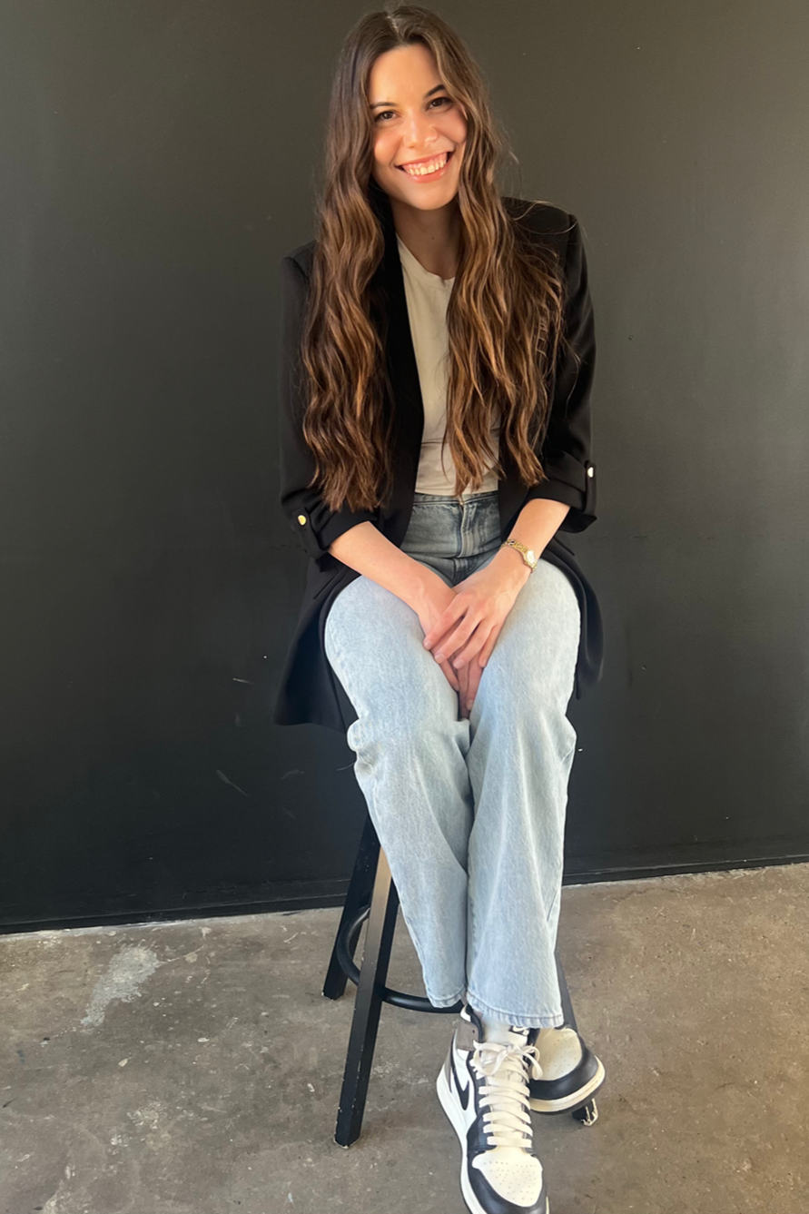 Functional nutrition practitioner at Hello Holistic Studio — proactive, personalized wellness support rooted in blood chemistry and foundational health.