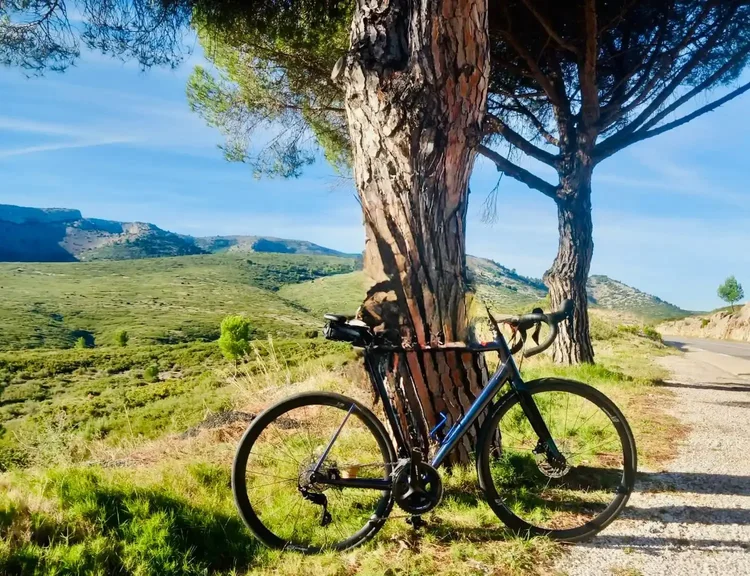Vélo de route KROSS Vento 5.0 — location à Marseille avec Navia Mobility