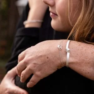 maikoshinagawa-creation-bijoux-argent-massif-925-provence-montauroux-france-bracelets-bague-fille-famille-scaled-300x300.jpg