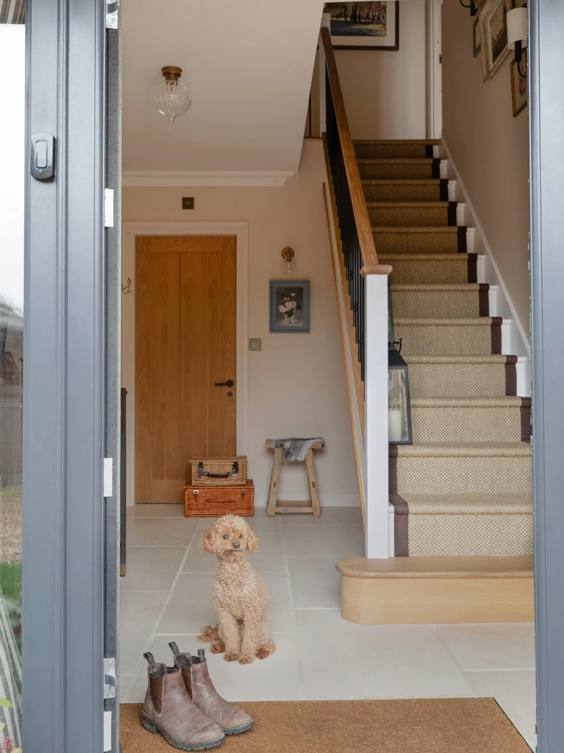An entrance designed to welcome you home, every single day ✨

Interior Design by @ardengraceinteriors
📷 @elenadildinaphotography 

#timelessinteriors #stoneflooring #moderncountryhome