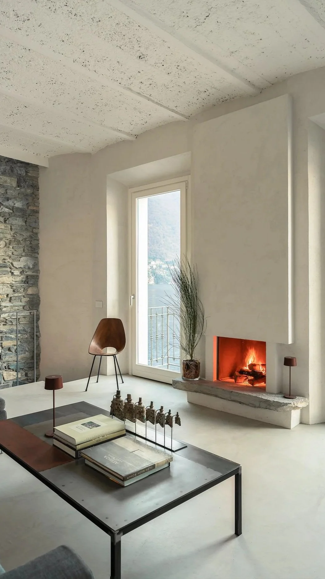 A modern living room - Como Cruises 