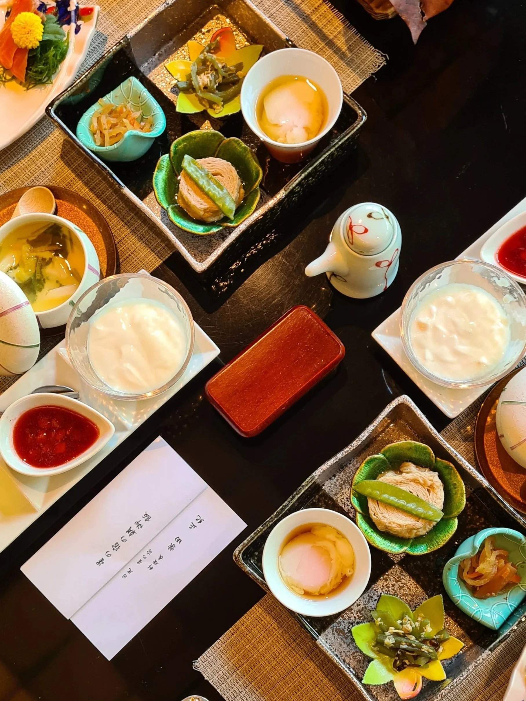 Traditional kaiseki multi-course dining Japan — popular restaurants book out weeks or months ahead