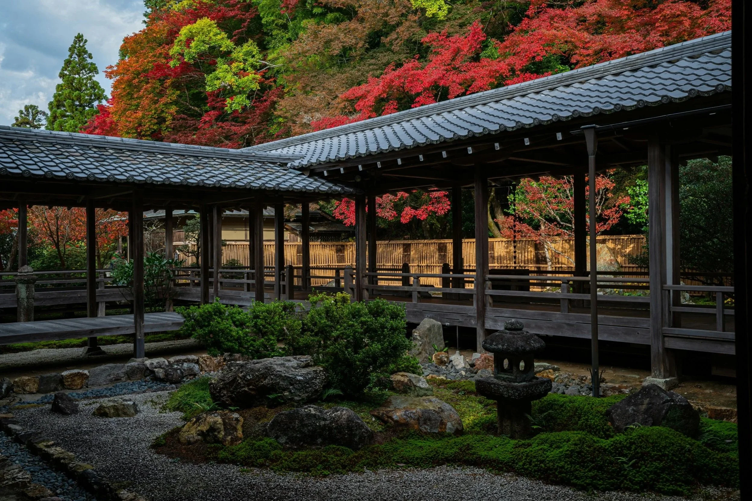 Autumn foliage landscape Japan — best time to visit Japan for fewer crowds