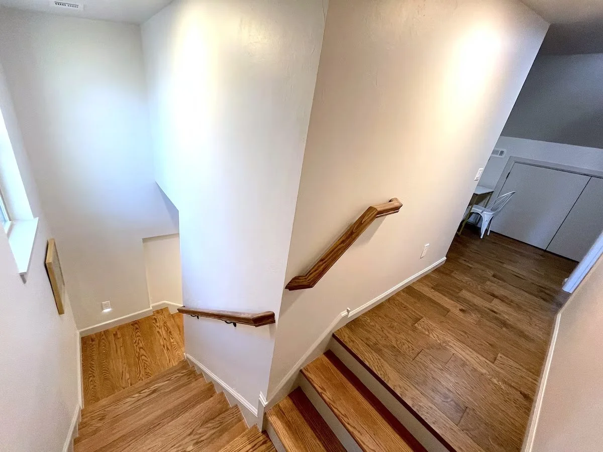 garage - stairs .jpg