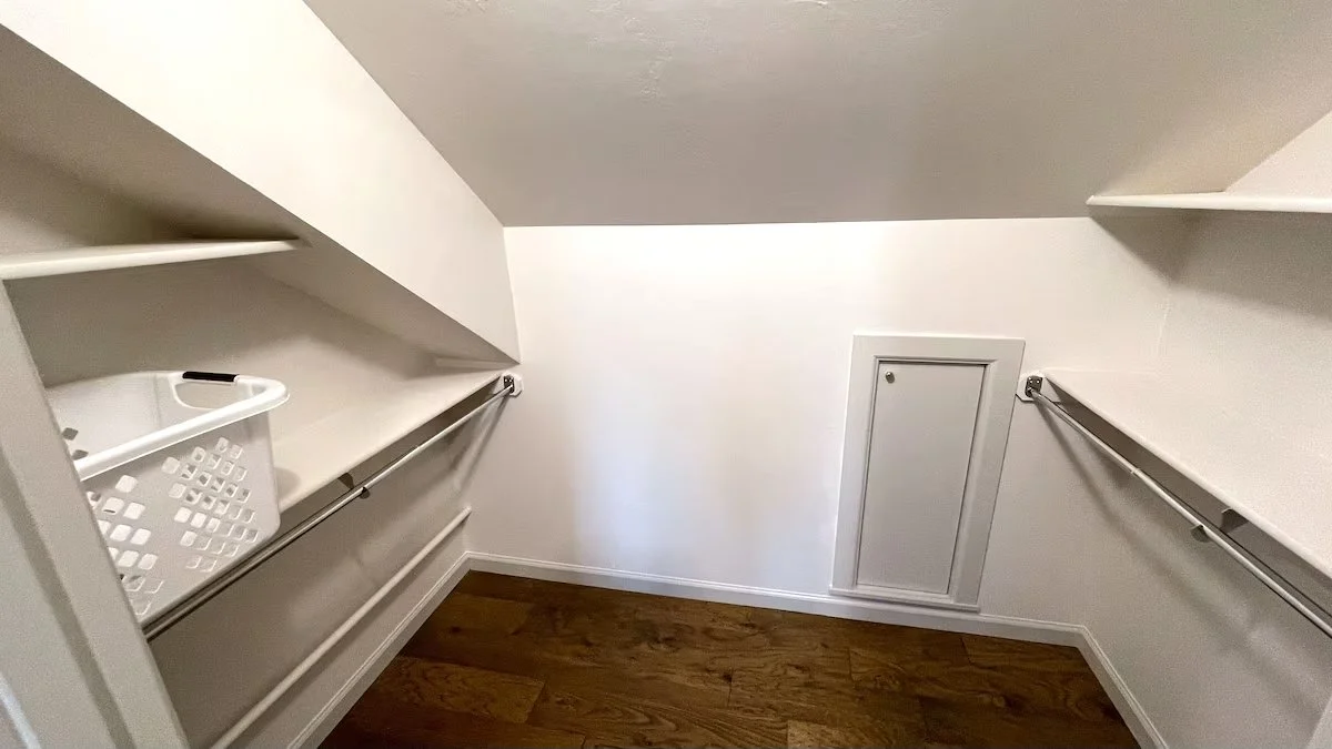 garage - master closet .jpg