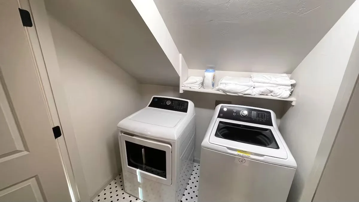 garage - laundry .jpg